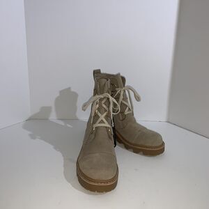 Sorel Boots Womens Size 9.5 Beige Suede Lace Up Waterproof Ankle Combat Lug Sole